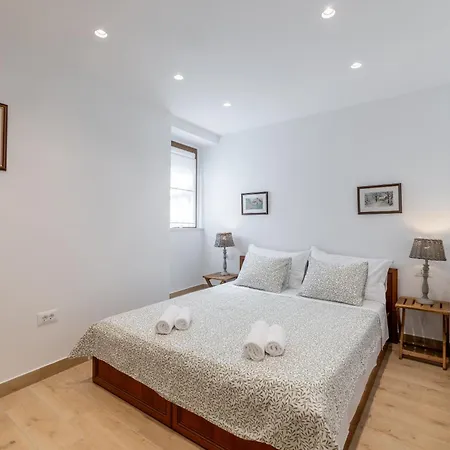 Ivan Apartment *