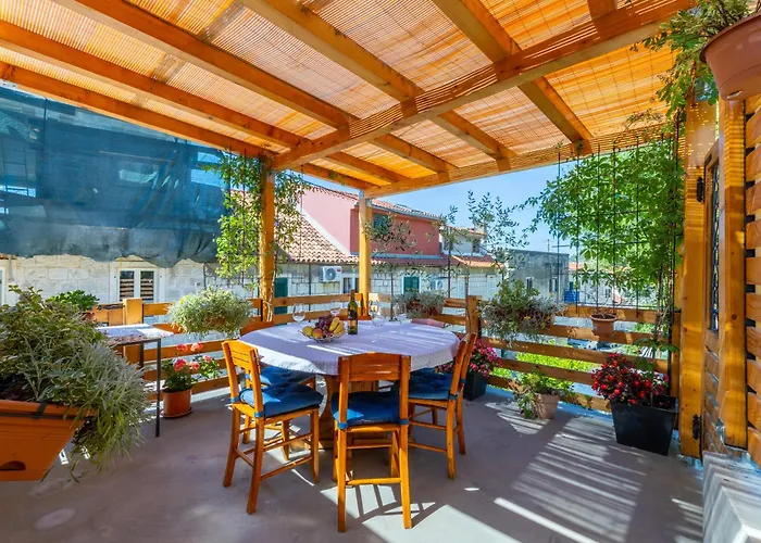 Ivan Apartment Split